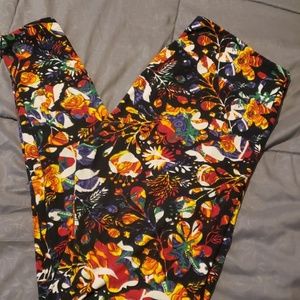 Tall and Curvy Lularoe Leggings